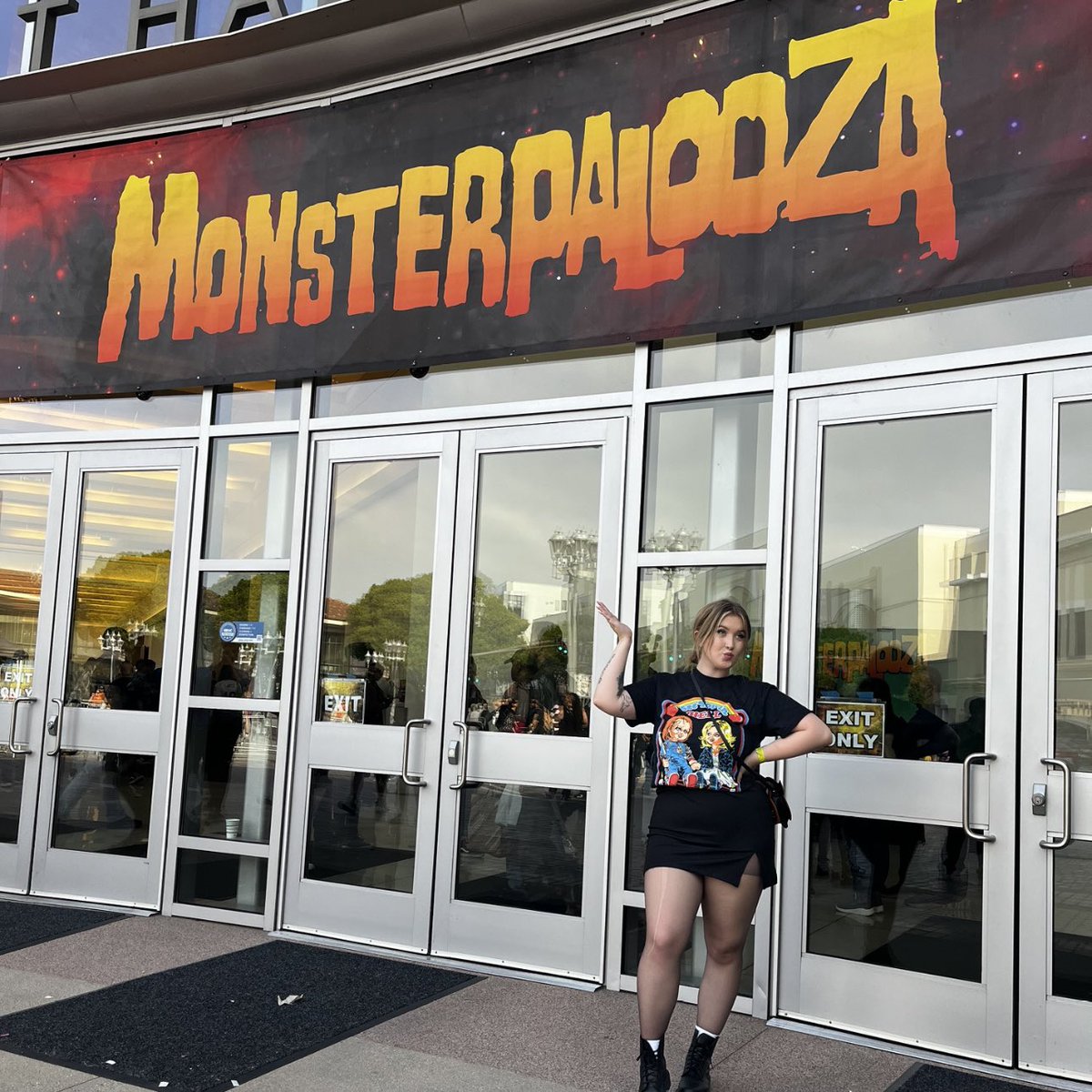 tb to monsterpalooza!!!! it’s been to long since going to a horror convention 🎃