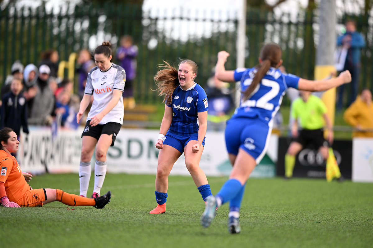 How the final was sealed 💪 @CardiffCityFCW | #GeneroAdranTrophy