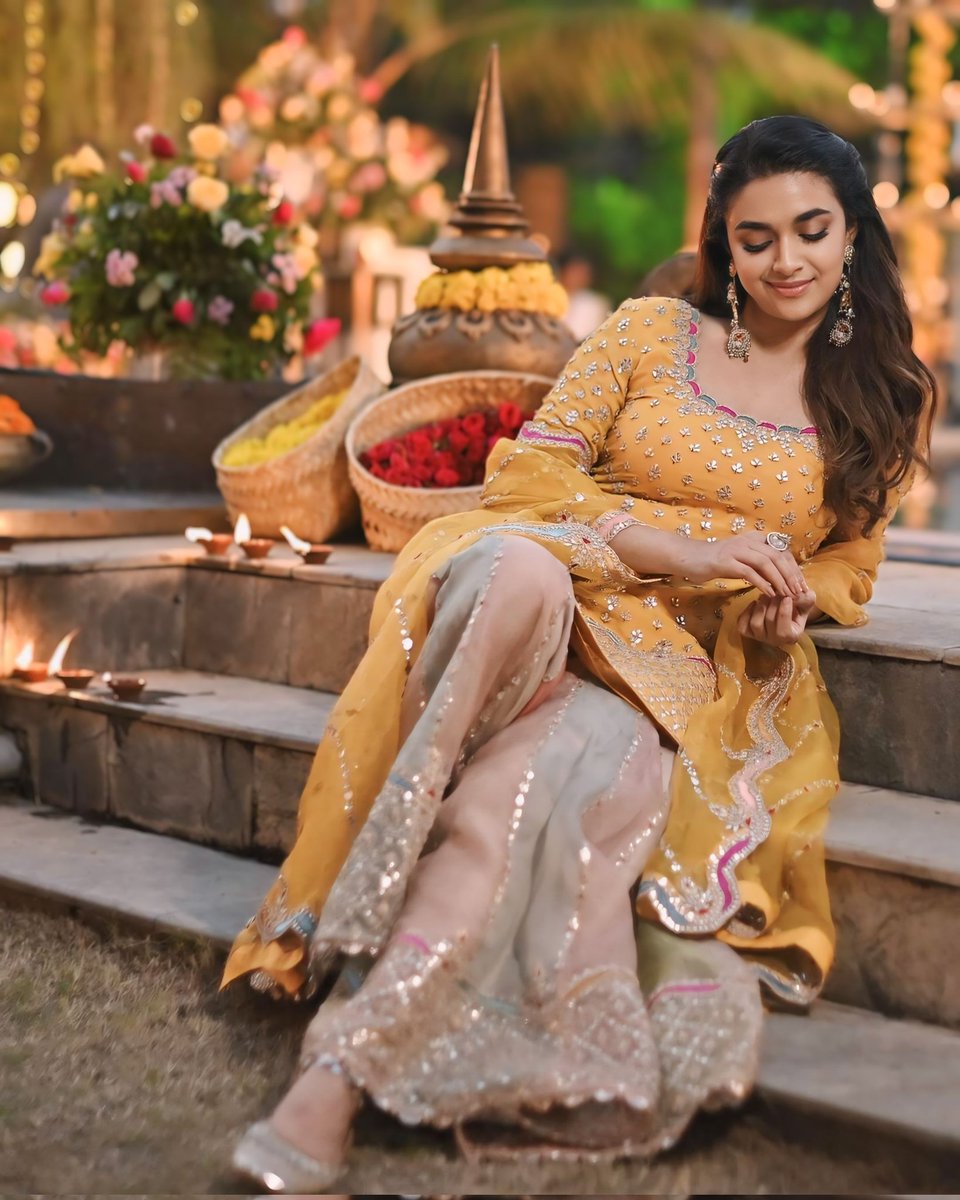 Keerthyicon's tweet photo. @KeerthyOfficial #keerthysuresh #keerthyicon #Keerthy #keerthisuresh #keerthysureshhot #Actress #ActressVibe https://t.co/wnnW7fuuAk