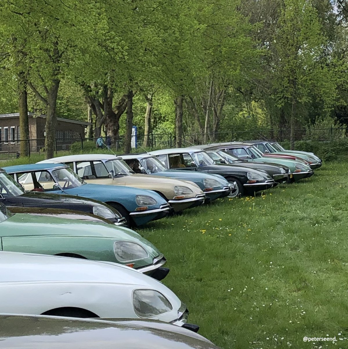 Voorjaarsevenement Citroën ID/DS club bij Visscher Classique. Mooi in de Betuwe!

#citroeniddsclubnederland #visscherclassique #desnoekfabriek #citroenid #citroends #mooiopdeweg #mooiindebetuwe