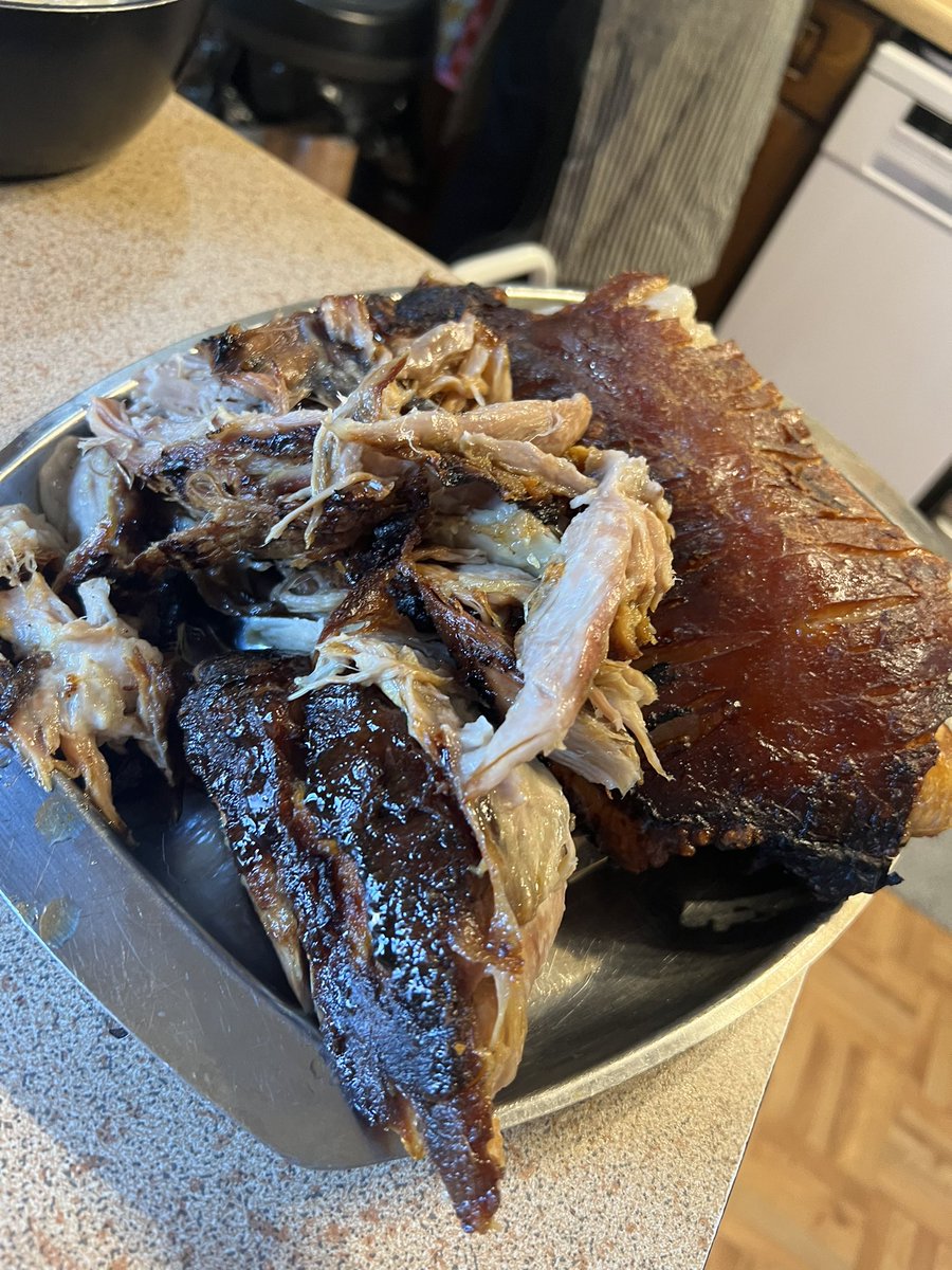 Cannot tell you enough how wonderful this slow cooked aromatic shoulder of pork truly is! Recipe by the queen of yum <a href="/Nigella_Lawson/">Nigella Lawson</a> herself 👑 

Hats off to the chefs  öma &amp; <a href="/paulredders/">Paul Redmond</a> #familymeal