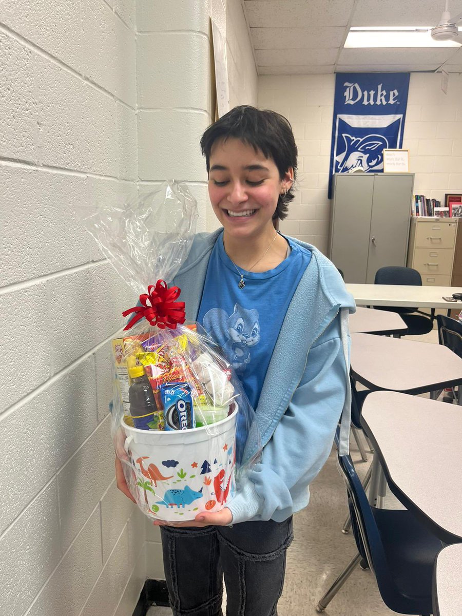 SharyHistClub's tweet photo. Congratulations to our History Club Officer of the Month, Isabela, representing the month of March! https://t.co/pDPJyM924y