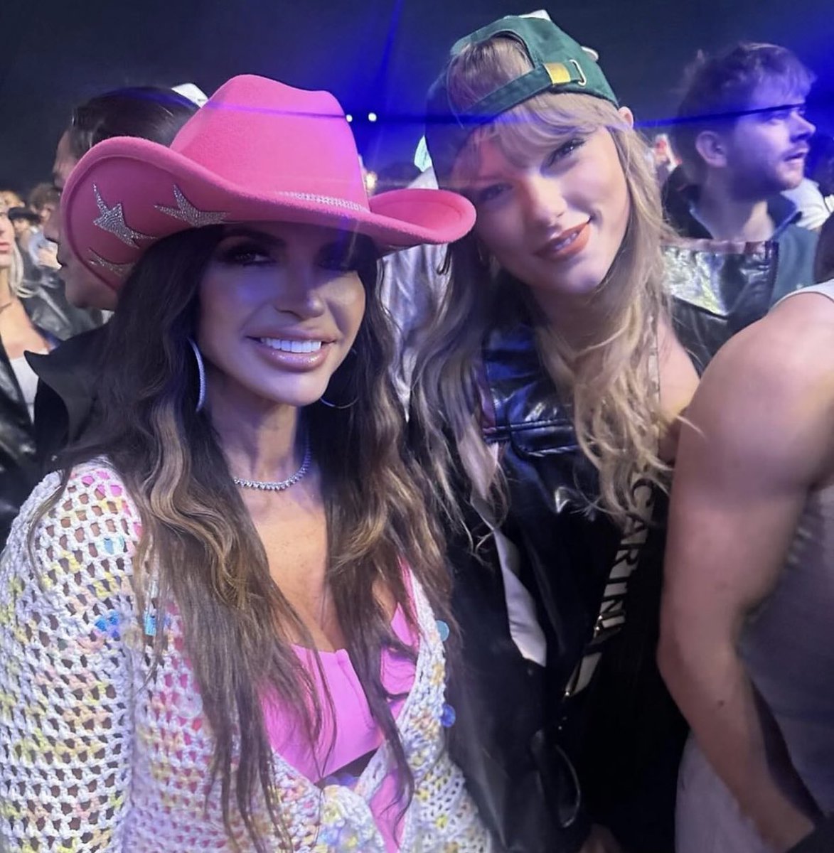 Taylor Swift and Teresa Giudice stun in new #Coachella photo.