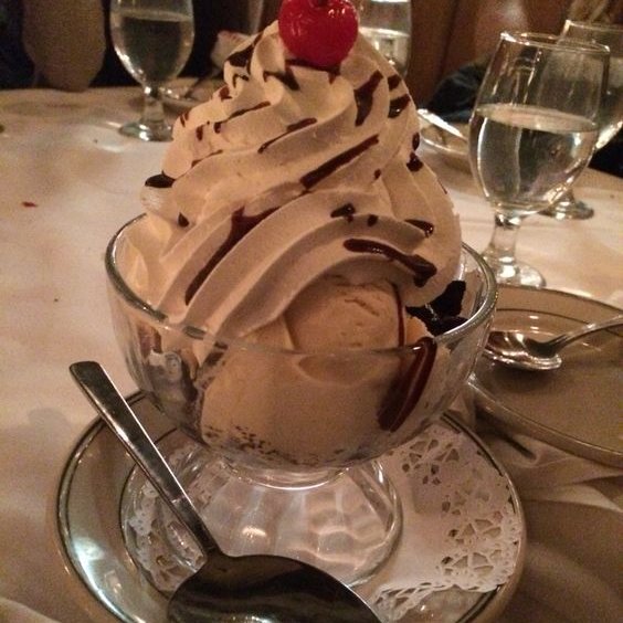 Having a Sundae on Sunday?⭐️⭐️⭐️⭐️⭐️👌😋

#dessert #Chocolate #SundayFunday #FoodieBeauty #deliciousfood 

🔴Follow me