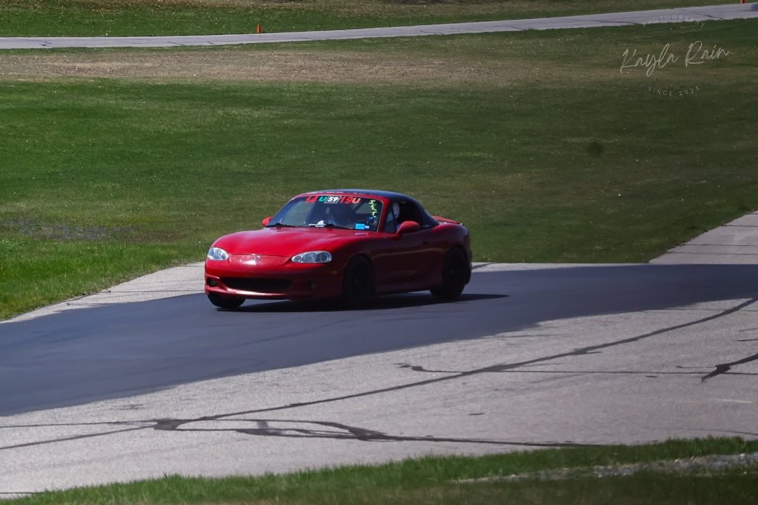KaylaRainPhotos's tweet photo. These are the days I spend all winter thinking of.
•
•
•
•
#trackday #racephotography #corvette #trackcarphotography #racecar #becauseracecar #carphotography #carlovers #miatanation #camaroworldwide #canonr50 #carculture #carswithoutlimits https://t.co/IVYXrPsKgF