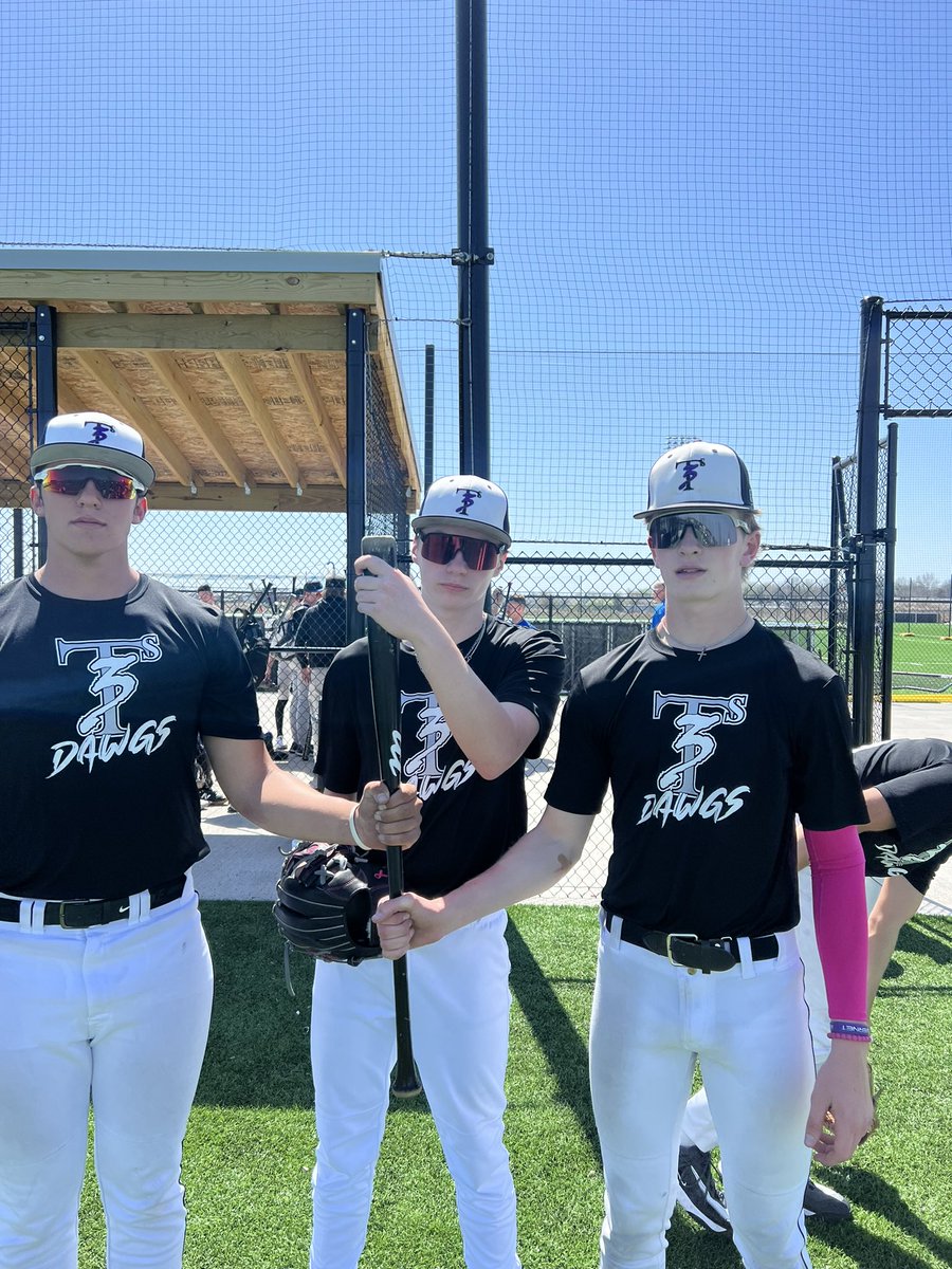 3Ts 15u Dawgs win game 1 of the day 9-2 Game MVPs Beckham - 3 RBI 3B @ryder111408 2 scoreless IP + Sac Fly @b_wallace3 2 Scoreless IP Coach Mort moves to 5-0 as a HC @ToranCatching @3tsallstars @PrepBaseballIA