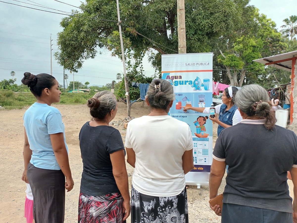 Salud_Guayas's tweet photo. #Durán | Brigada médica acude al sector rural del recinto #Magdalena2 con atención médica, vacunacion #ContraLaInfluenza, asesoría sobre las medidas de prevención de enfermedades gastrointestinales con #AguaSegura.
#ElNuevoEcuador https://t.co/2uSfiw6XPw
