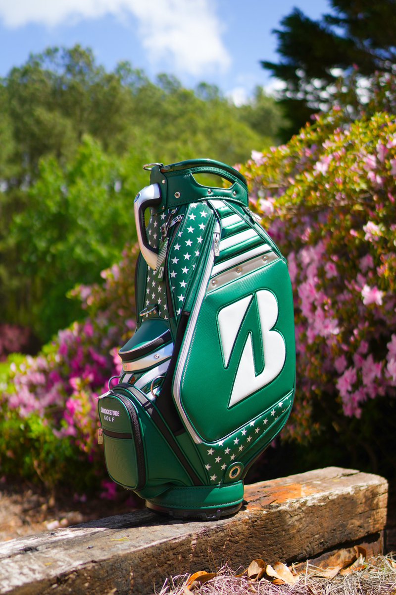 It’s Sunday at #TheMasters! 𝗥𝗘𝗣𝗢𝗦𝗧 and 𝗙𝗢𝗟𝗟𝗢𝗪 for a chance to win this Tour Exclusive Spring Collection Staff Bag!