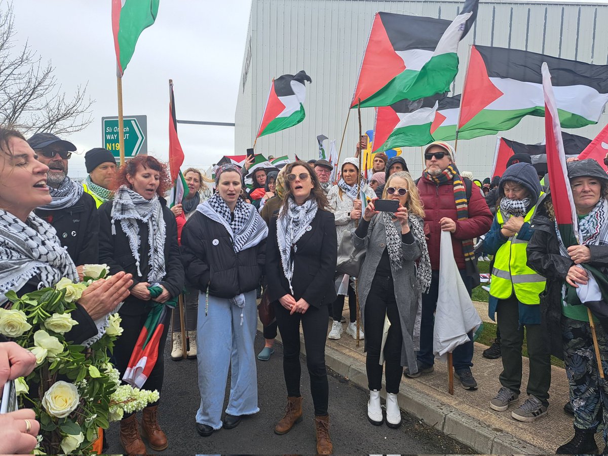 ZazaFL's tweet photo. A lot of people came to Shannon Airport today to demand the Irish government end complicity with apartheid Israel's genocide of the Palestinian people in Gaza by ending the US military use of our airport. With @ipsc48 @shannonwatch #USMilitaryOutOfShannon #FreePalestine https://t.co/xJNJHXPgwA
