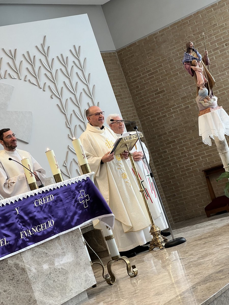 Falla374's tweet image. 🕊️ MISA DE SAN JOSÉ

Fieles a la cita, en nuestra comisión acudimos el 19 de marzo a la parroquia de Nuestra Señora de La Paz para rendir homenaje a San José en su día, y también a nuestro propio cura, que además celebra su cumpleaños en esta fecha señalada 🎂