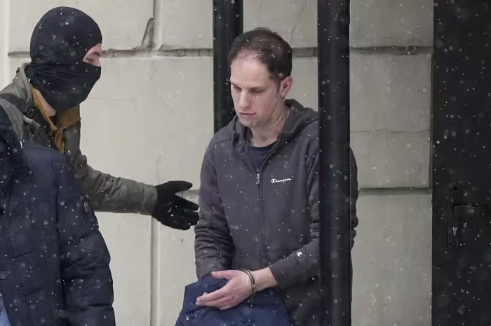 It’s Sunday, April 14, 2024.

WSJ reporter Evan Gershkovich was detained by the FSB Mar 29, 2023.

One year and 16 days ago 

JOURNALISM IS NOT A CRIME!

FREE EVAN NOW! 

#IStandWithEvan