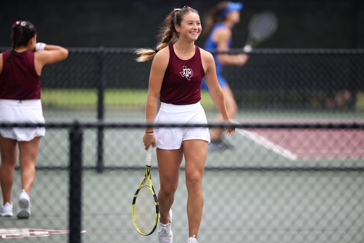 Jeanette goes undefeated on court 5 to put us up 2-0😤 👍 2-0 🐘 1️⃣ Stoiana ⬆️ 6-2, 2-1 2️⃣ Khirin ⬆️6-4, 2-0 3️⃣ Kupres ⬆️ 6-1, 1-3 4️⃣ Perez ⬆️ 6-3, 1-0 5️⃣ Mireles ✅ 6-0, 6-0 6️⃣ Smetannikov ⬆️6-5, 0-0 #GigEm // #AggieWT // 📈 aggi.es/4bgD3lc