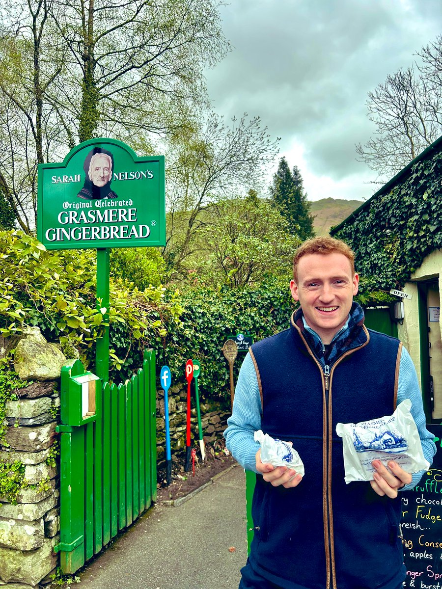 JackmanMatty's tweet photo. Sunday in #Lindale! 📸⛰️
Great response! Lots of support 💪☺️
(Back home for supplies!) 🫚🍞
🔵🔵🔵
#LocalNewandFighting4You #Matty4WestmorlandandLonsdale #Conservatives #LakeDistrict #Cumbria #Westmorland #Lonsdale https://t.co/Lqu5K9kFez #MattysDailyHaiku #105of366 #grasmere #gingerbread