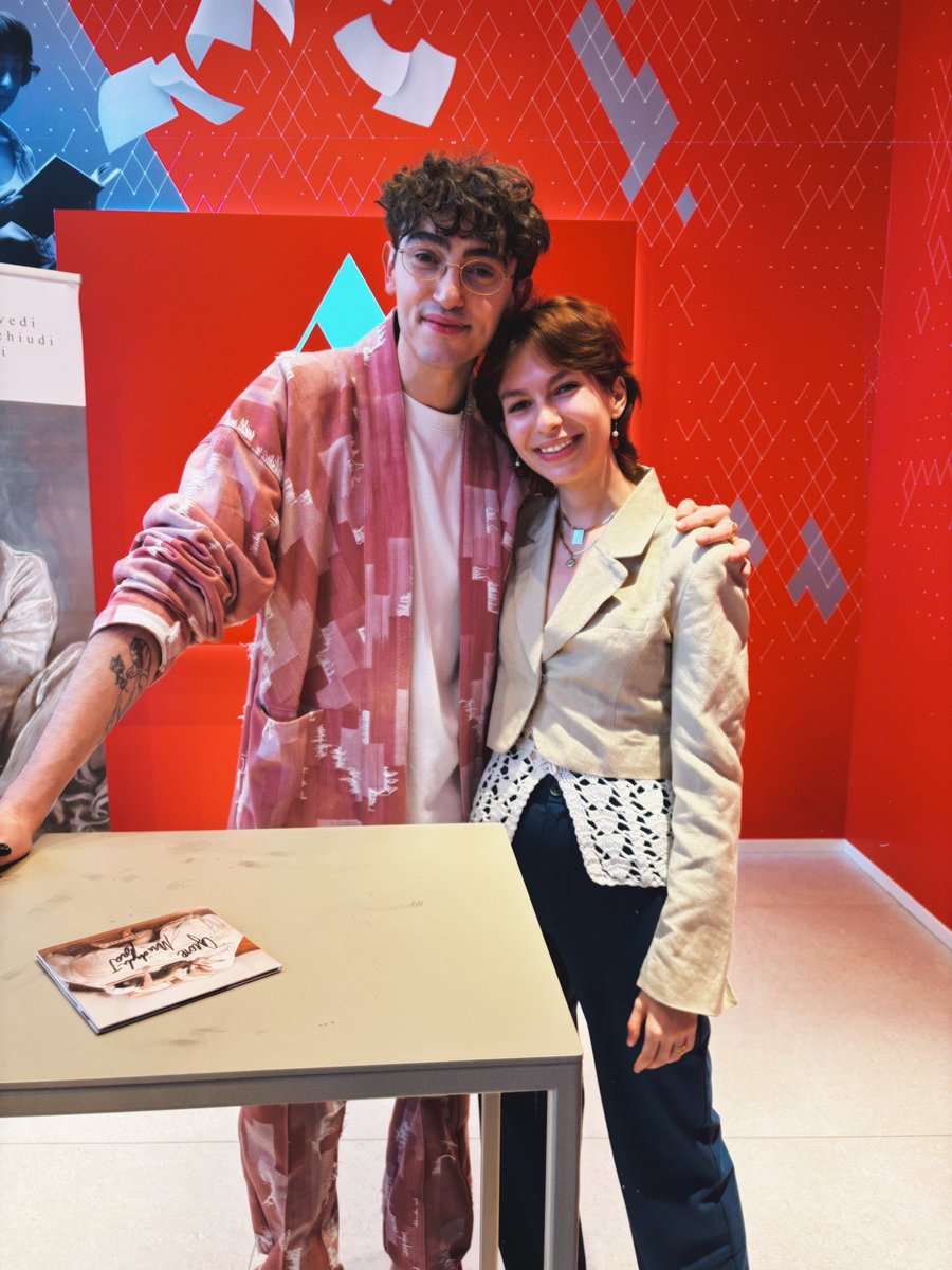 celestevignale's tweet photo. Ritrovarsi dopo tutti questi anni è stato incredibile @michele_bravi !
Da sempre🫶🏻 https://t.co/yCuVafgz7h