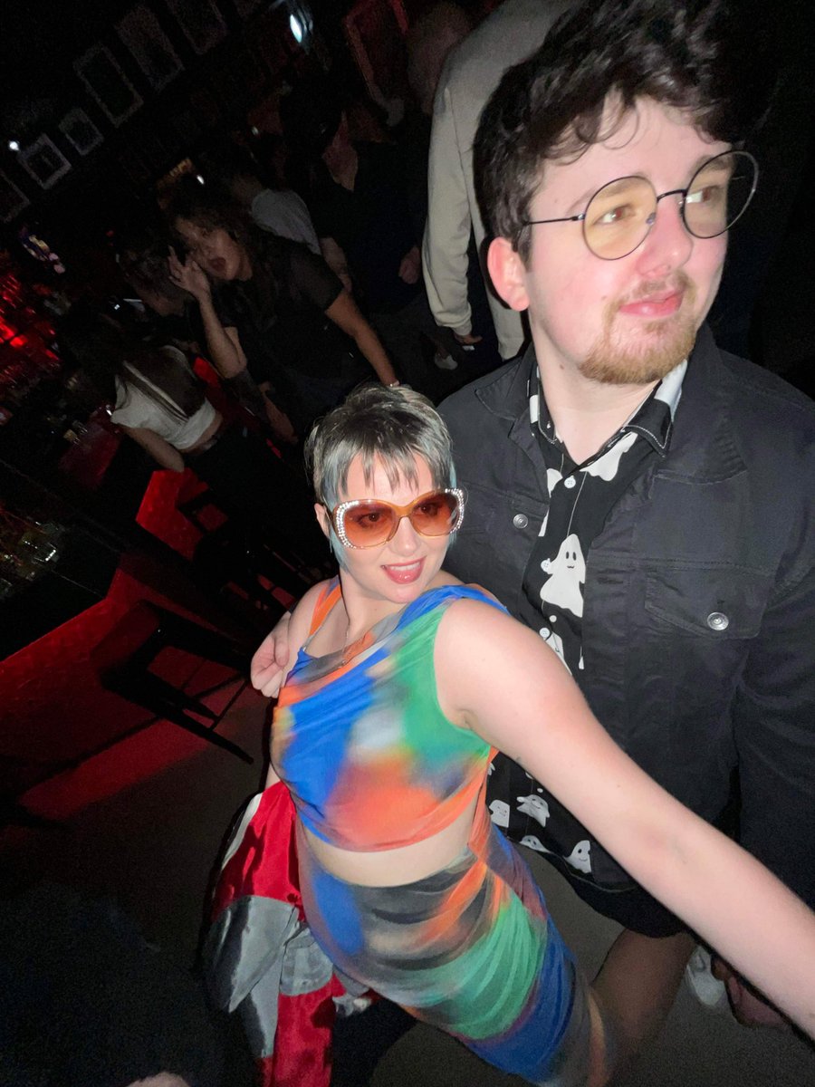 bru1sedpeachy's tweet photo. I’m humbled when me and Kieran get a photo together; he’s 6’2 and I look like a small eccentric dwarf https://t.co/sRySzLVVsR