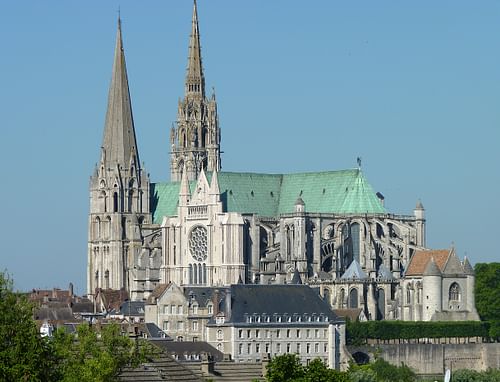 3eme match groupe 2 : - Eglise St Seine CORBIGNY (58) face à - Cathédrale Notre Dame CHARTRES (28) Photos dans l'ordre cité Les votes ci-dessous #concourseglise