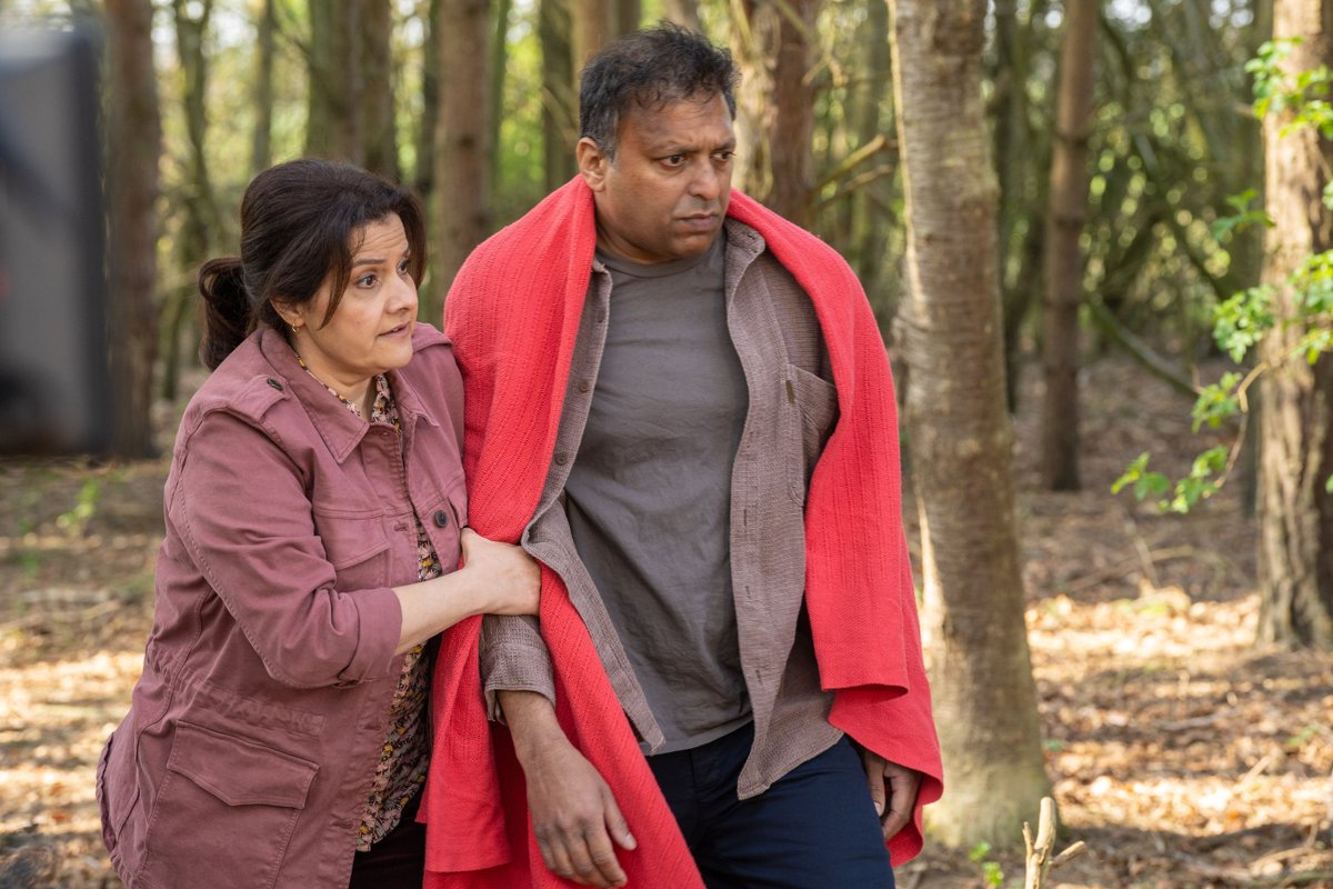 It's the return, to ITV1 at 8, of the 23rd series of #MidsomerMurders, based on the novels of Nuneaton's Caroline Graham. Look out for Brummies @AnnetteBadland1 as Fleur and guest Pal Aron, married to @Nina_Wadia.