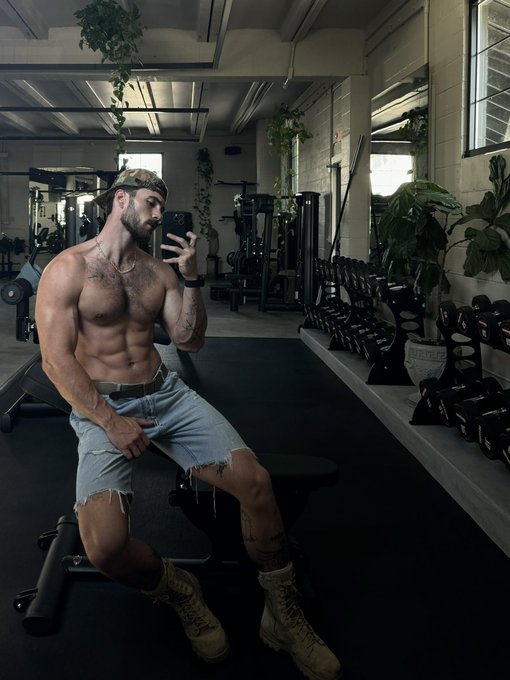 Watch michael ༄'s leaked NSFW photo on TwXstars