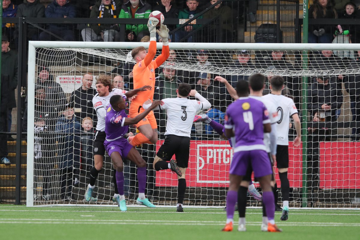 it's #InternationalGoalkeeperDay and let's appreciate @bobbyyjoness_ who came to us late in the season when we desperately needed a goalkeeper and has kept 5 clean sheets in his first 8 games 👏🏻