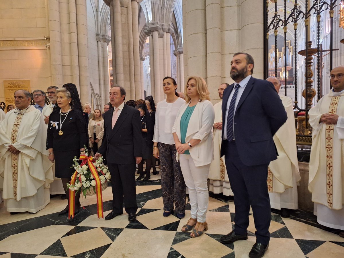 seguragc's tweet photo. Celebración de la Santa Misa que abre el IV Centenario de la muerte Beata María Ana de Jesús, copatrona de la ciudad de #Madrid
👉🏻 Empieza el programa de actividades que se desarrollará hasta marzo del 2024 en honor a #MariaAna
#SeguraXCentro @InmaSanzO https://t.co/vtIeUma3Uw