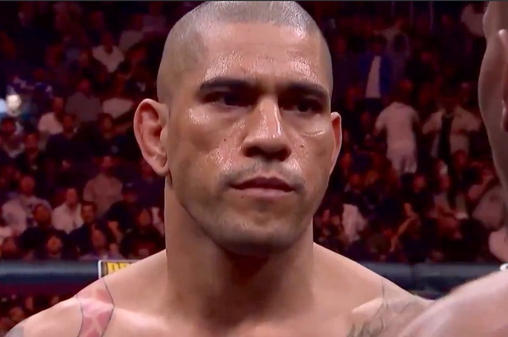 KennyBalii's tweet photo. Nah this stare was way different than Jiri or Izzy, this mf wanted Hill dead 😭 https://t.co/3l1tm9Hpci