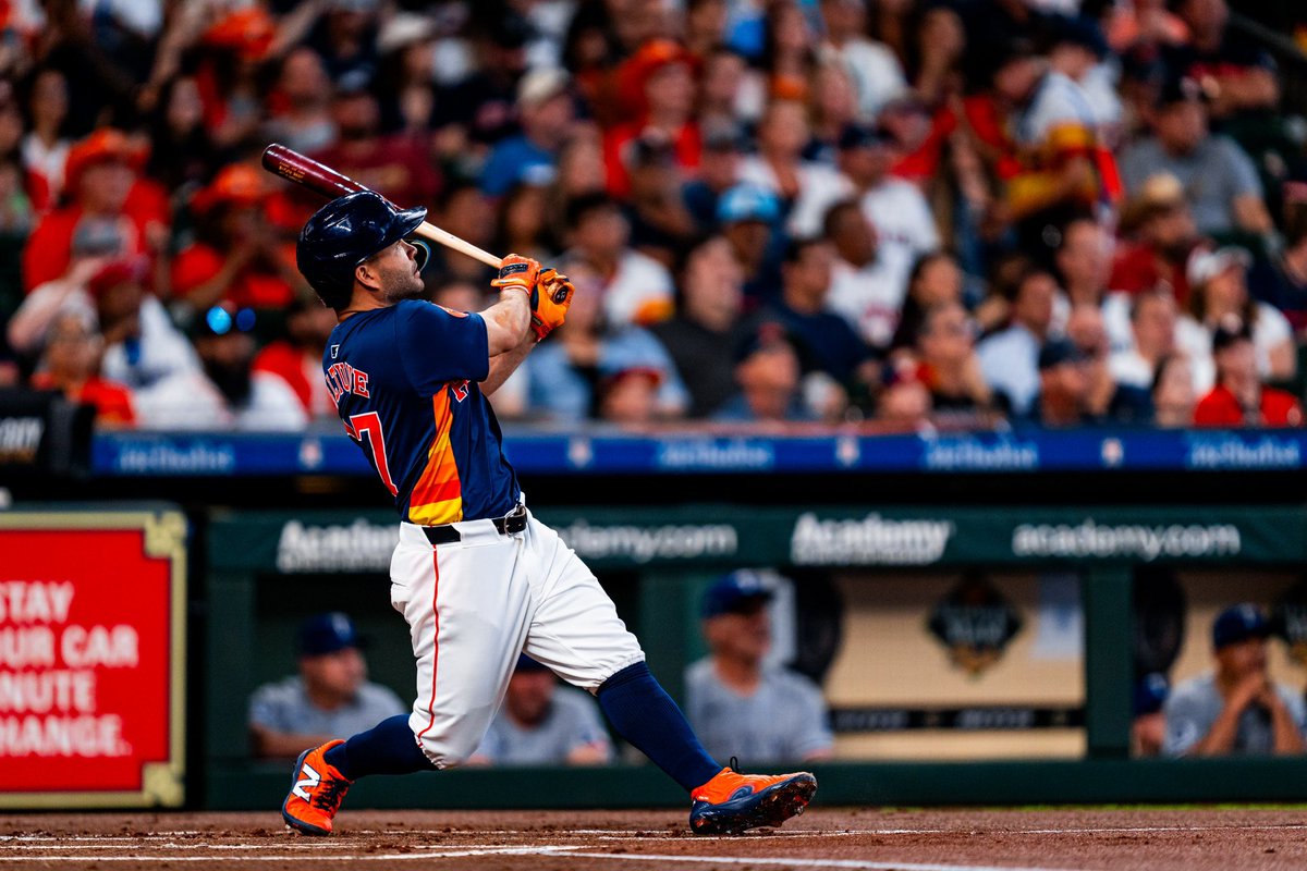 astros's tweet photo. Feel free to admire. https://t.co/s5Q04Ws4Fc