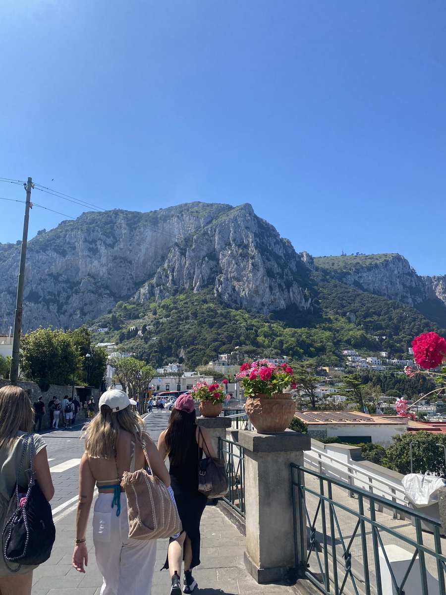mariayue's tweet photo. Capri, Italia. https://t.co/NZ5xOqXZYI