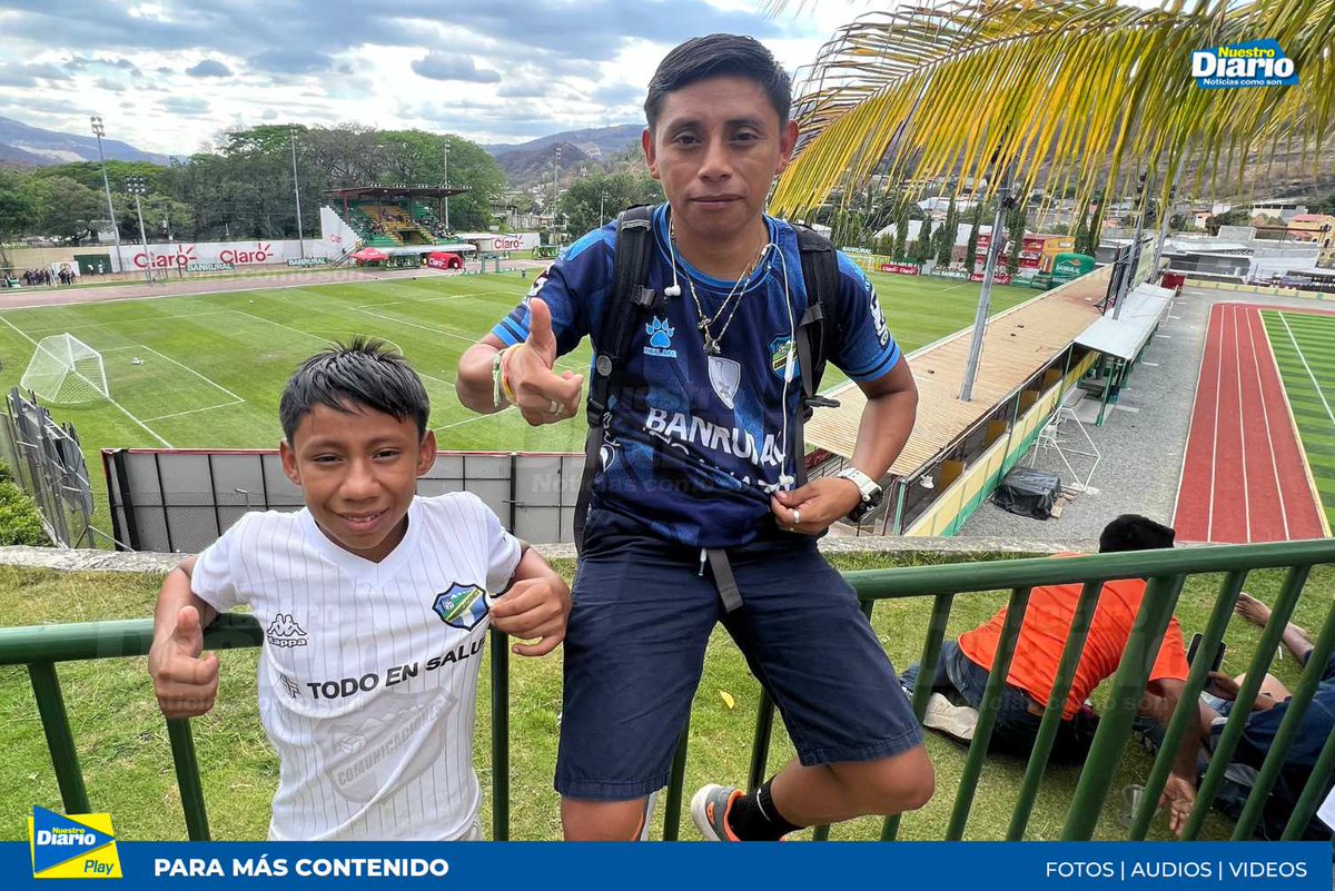 #Deportes Tarde de futbol 😎⚽️🐥👻 La afición se hace presente en el estadio David Cordón Hichos para ver el juego entre Guastatoya y Comunicaciones. 📰Entérate en #NuestroDiario 📸Pedro Pablo Mijangos