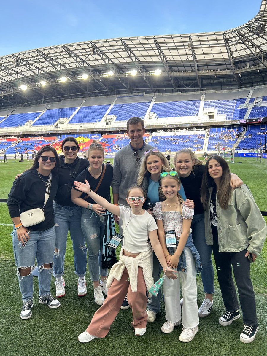 Oh hey @EliManning 👋

We’re ready for the @GothamFC home opener tonight 😤