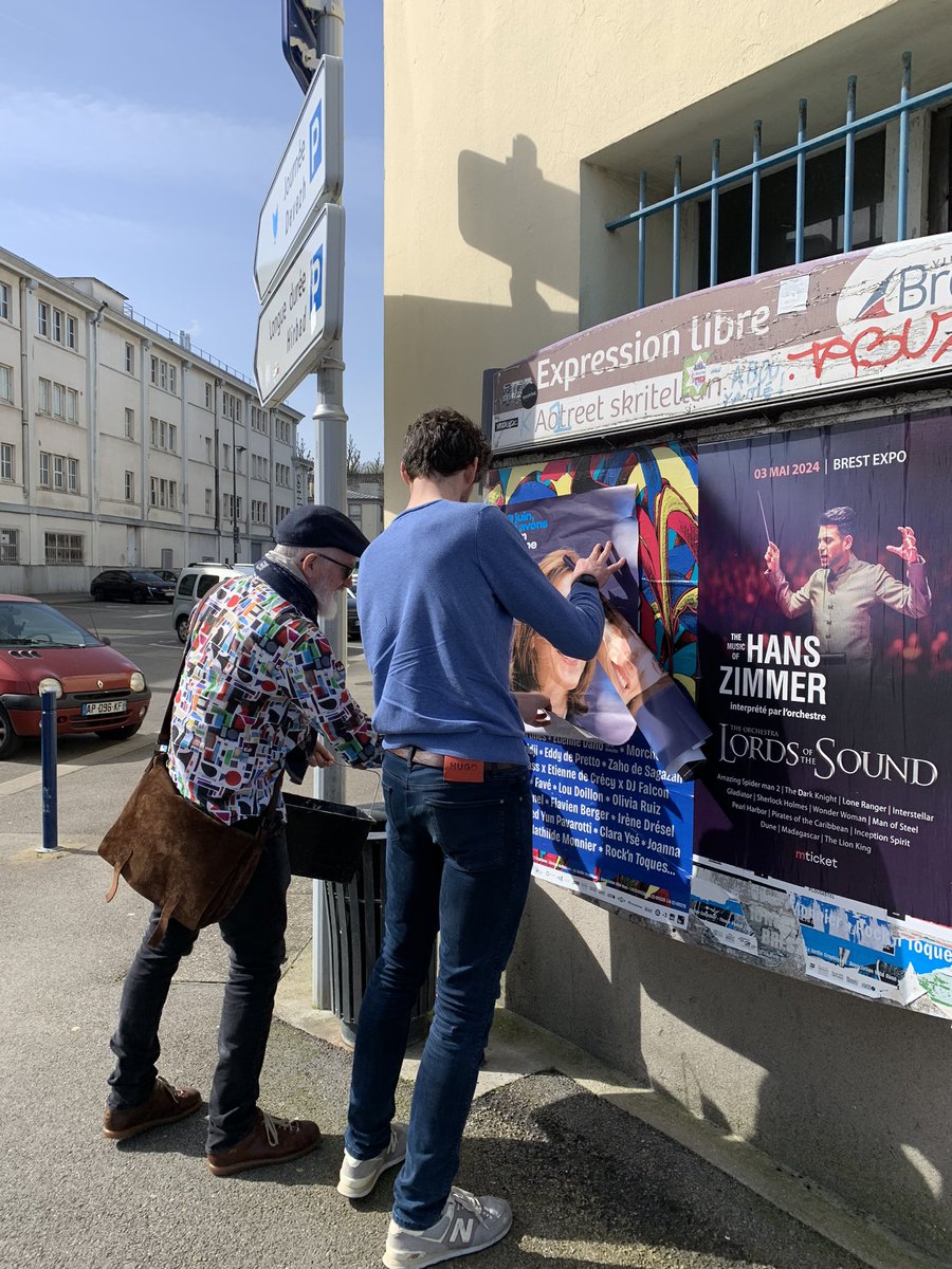 lesjem29's tweet photo. Encore un week-end riche en mobilisations, tractages sur le marché de Quimper et dans les rues de Brest et plusieurs collages.

Merci beaucoup à Melvyn notre coordinateur d’être venu nous aider. 

Le 9 juin qu’un seul vote, celui de @ValerieHayer car nous avons #besoindEurope 🇪🇺 https://t.co/7H3nmGvovh