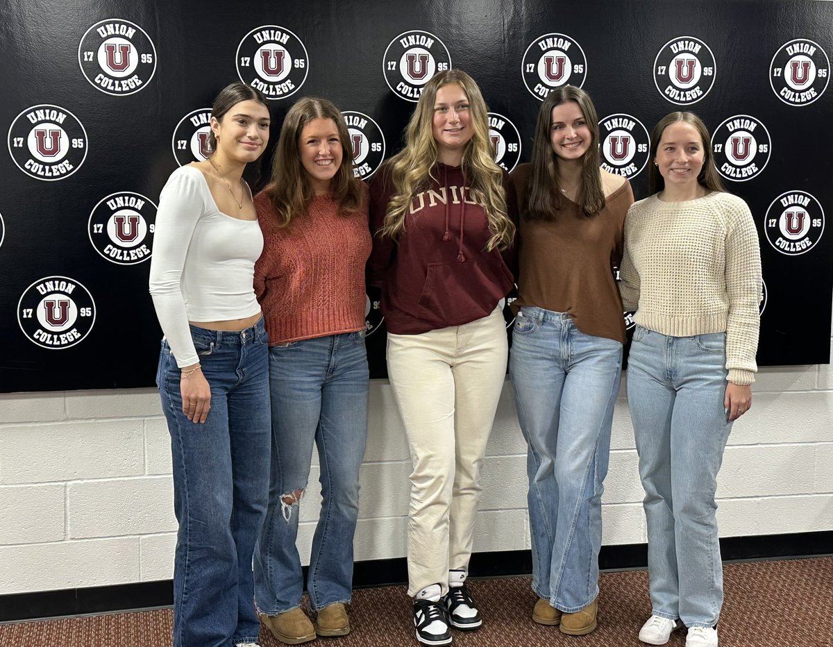 It’s starting to feel real! <a href="/madisen_baileyy/">Madisen</a> is <a href="/UnionCollege/">Union College</a> New Student orientation with her <a href="/UnionCollegeVB/">Union College Volleyball</a> future teammates!! I can’t wait to see these girls play!!