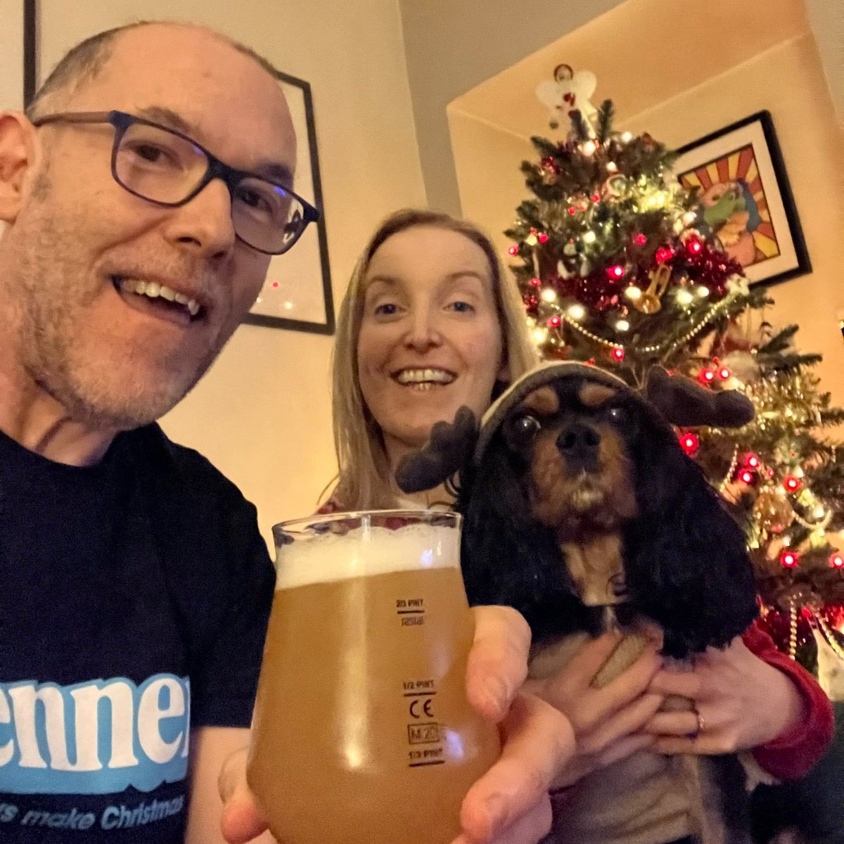 CavalierDexter's tweet photo. Ern, holidays like Christmas found you front and center sometimes dressed like @EvilRudolph ! We both may have had to suffer this indignity, but I think you secretly loved it most of all spending time with your wonderful parents @Price27P @NicPrice22 Nic & Paul๐
#RememberingErn https://t.co/kGS46cjxuG