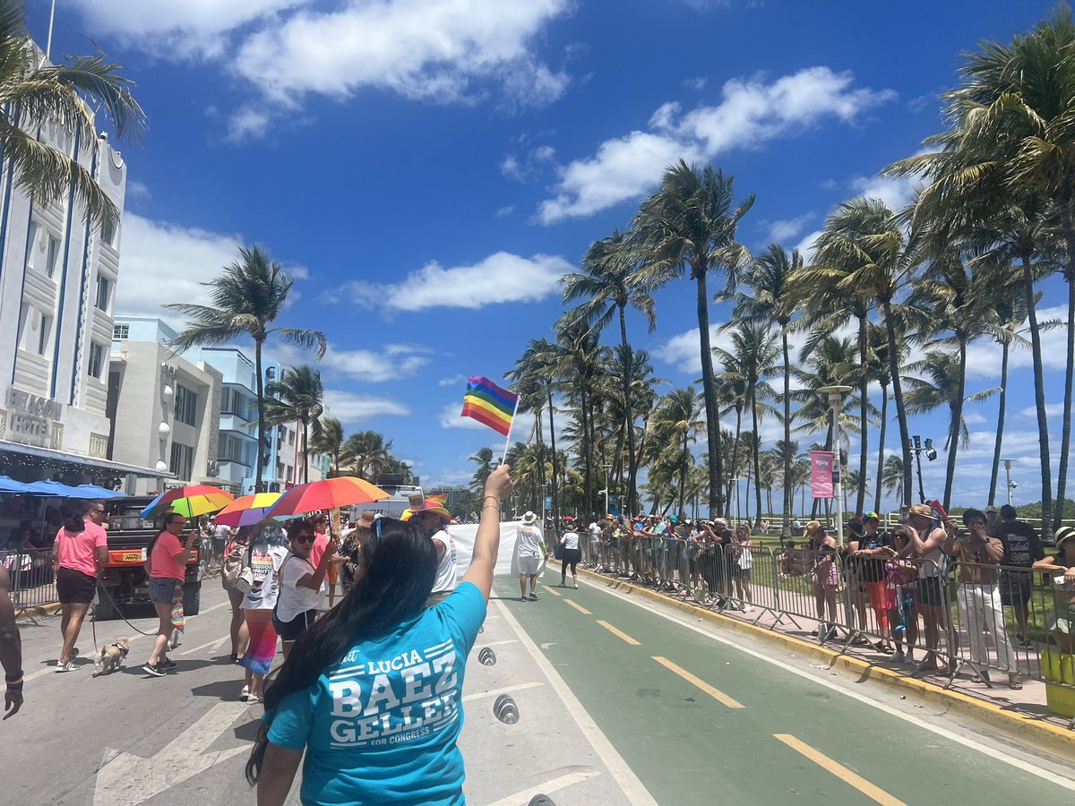 I had an amazing time celebrating Pride at the @MiamiBeachPride Parade with the @MBDemocrats and @FlamingoDems! I will always stand with our LGBTQ+ community!