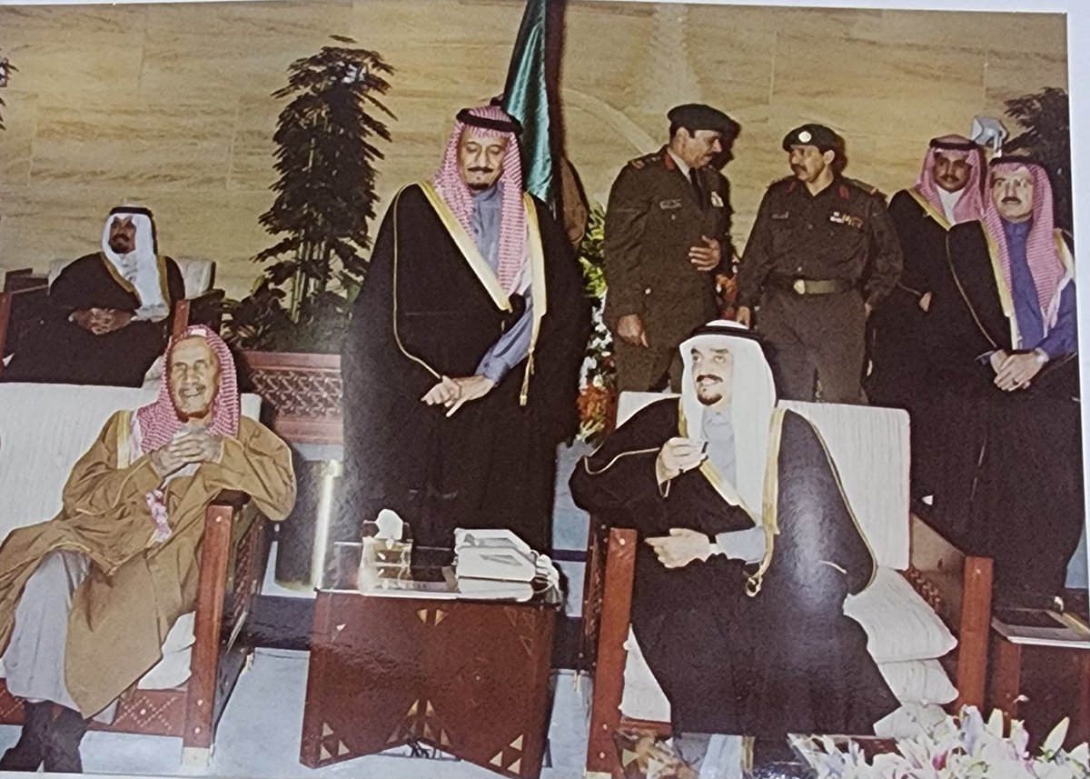 AK_NF_SM_1's tweet photo. #لا_يفوتنك_يا_طالب_العلم

🔸️من أنفع الطرق لتصوير المسائل الفقهية= ربط هذه المسائل سواء كانت إجماعية أم خلافية بوقائع وأحداث تاريخية خاصة إذا كانت قريبة، يستفيد منها طالب العلم استحضار مثال واقعي جيد عند إرادته التصوير لغيره، وكذلك يستفيد توثيق جملة من الأخبار خاصة التي لا تجدها مدونة، وكذلك معرفة جملة من اختيارات أهل العلم وطريقة تعاملهم في مثل هذه المسائل، ويستفيد إيضاح المعلم لجملة من الأمور التي كانت تفعل في وقتهم ونحو ذلك، وممن كان يفعل ذلك شيخنا #سماحة_المفتي حفظه الله ورعاه..

🔹️فمن أمثلة ما ذكره في مسألة إجماعية، ما ذكره في مسألة من كانوا صياما ثم ثبت لهم أن هلال شوال قد ظهر قبل، فإنهم في هذه الحال يجب عليهم الفطر، وحكاه ابن حزم وابن عبدالبر إجماعا، قال شيخنا حين قراءة هذه المسألة عليه: (الجد محمد وصل له خبر هلال شوال العصر فخرج يأكل "قريظ" ليبين للناس أنه مفطر).

🔸️ومن أمثلة ما ذكره في مسألة خلافية ما ذكره في مسألة ما يحل للمحرم بعد التحلل الأول، فمشهور المذهب يحل له كل شيء إلا النكاح وما يتعلق به، وعند الشيخ تقي الدين يحل له أيضا عقد النكاح، علق شيخنا (وهو اختيار الشيخ #ابن_باز وفعله حين تزوج بنت الشيخ عبدالرحمن الخضير "أم أحمد" ثم بنى بها في القصيم وسافر لهم هناك) وكان شيخنا موجودا تلك السنة في مكة، ومن اللطائف أني سألت شيخنا #عبدالكريم_الخضير حفظه الله بحكم أنها عمته فقال لي (الشيخ أعلم، ذاك شيء لم ندركه) جزاه الله خيرا.

 🔹️ومن أمثلة ما تستفيده من معرفة مراد بعض الناس في أوقات معينة، أنه مرة سئل شيخنا من قبل الشيخ #عبدالعزيز_بن_قاسم حفظه الله عن وصية وجدها لرجل أوصى بشيء وجعل غلته لمنارة المسجد، فبين شيخنا أن المراد ممن كان يفعل ذلك هو الوصية على مؤذن المسجد، وإتماما للفائدة فإني كنت مرة مع سماحة الشيخ لزيارة الشيخ #عبدالرحمن_البراك حفظه الله، فجرى ذكر جملة من الوصايا النجدية، فذكرت لسماحة شيخنا والشيخ البراك يسمع تعجبي من ذلك الس��ال المذكور آنفا، فالتفت عليّ الشيخ البراك وقال لي ما معناه هو عندهم من تنزيل المحل منزلة الحال فيه المرتاد له عادة أو كما قال حفظه الله..جزاهم الله عن المسلمين خير الجزاء..

🔸️ووصيتي في مثل هذه الأخبار أن يحرص طالب العلم على التقييد وعدم الاعتماد على الذاكرة، فإنه خلا�� هذه السنين ذكر سماحة شيخنا جملة من اللطائف في باب العبادات والمعاملات وغيرها اعتمدت فيها على ذاكرتي ثم نسيتها مع مرور السنين فندمت جدا لكن لعل في الأمر خيرة والله حكيم عليم، والمقصود بيان نفع هذه الطريقة في التعليم، والحمدلله رب العالمين.