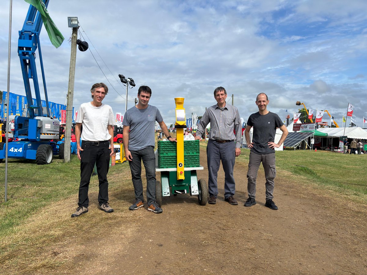 Seriema Robotics (@seriemarobotics) on Twitter photo Juan, Nico, Charlie y Luciano cerrando con HUGO🤖 el último día de la Expo Melilla 2024🌾. Parte del gran equipo de Seriema Robotics, orgullosamente uruguayo e innovador. ¡Gracias a todos por visitarnos estos 4 días! #exporuralmelilla2024 Juan, Nico, Charlie y Luciano cerrando con HUGO🤖 el último día de la Expo Melilla 2024🌾. Parte del gran equipo de Seriema Robotics, orgullosamente uruguayo e innovador. ¡Gracias a todos por visitarnos estos 4 días! #exporuralmelilla2024