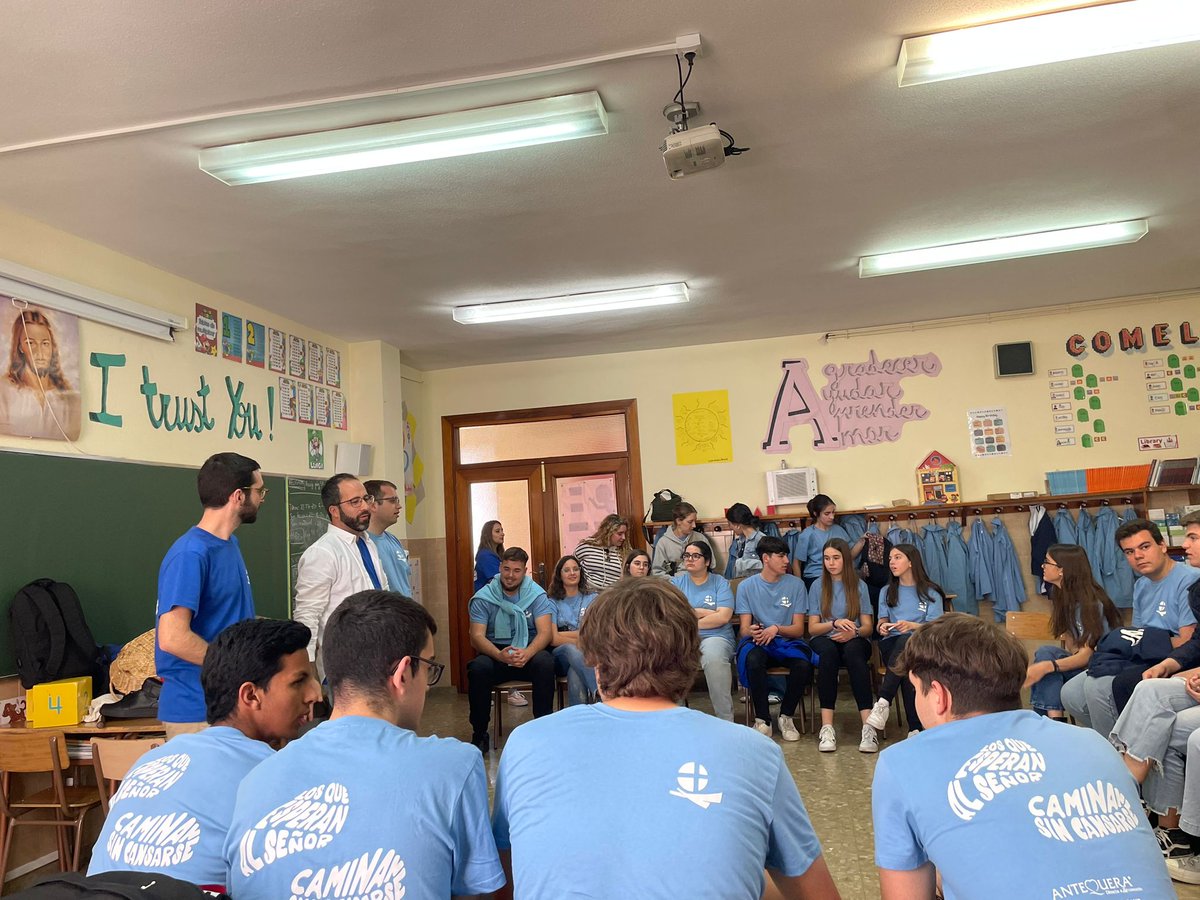 Ayer tuvo lugar en Antequera el Encuentro Diocesano de la Juventud (EDJ) al que acudieron cientos de jóvenes de todos los puntos de la diócesis. Allí estuvo presente el Seminario de Málaga, que además colaboró con el taller vocacional "¿Para quién soy yo?".