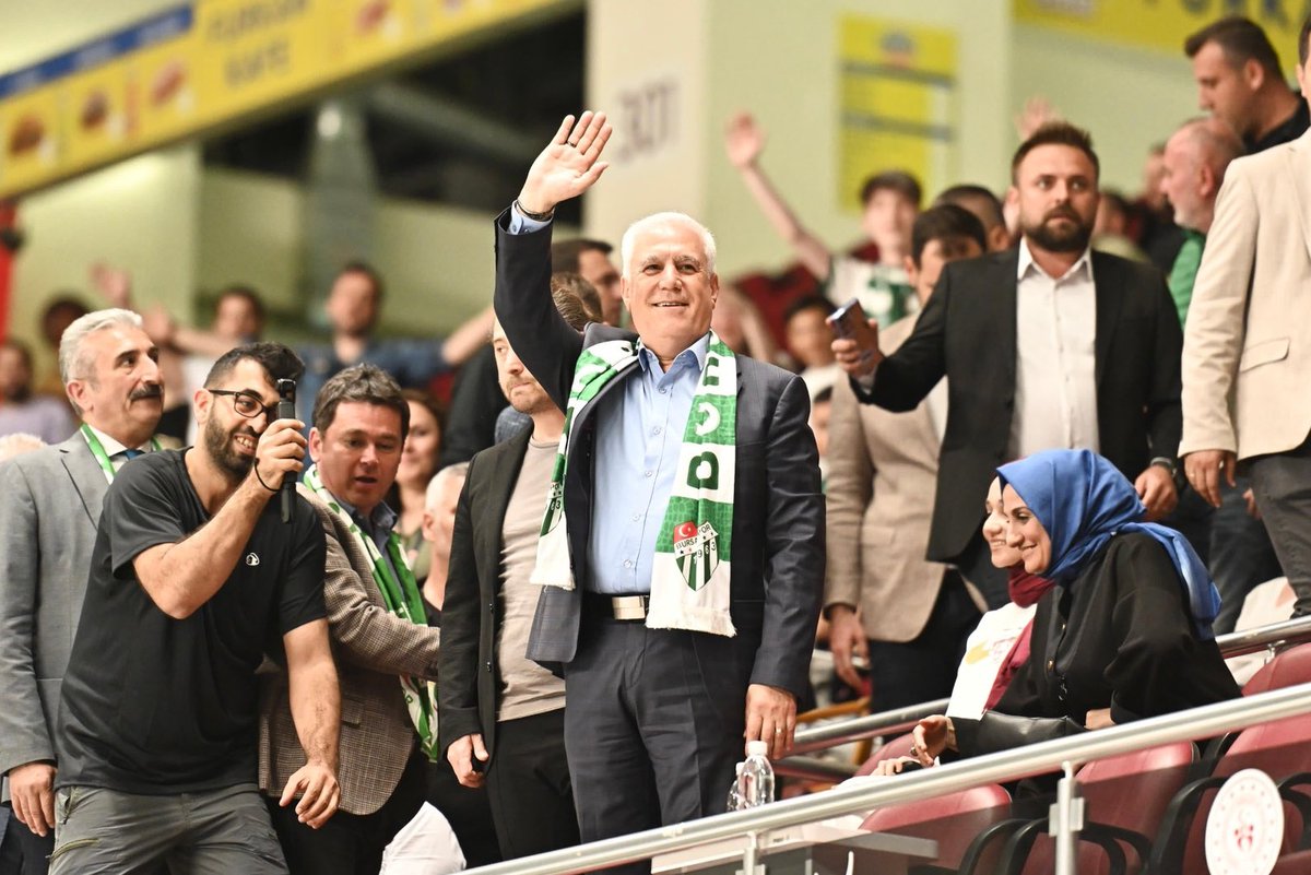 Mustafa Bozbey: “Bursaspor’un her zaman yanındayız” #Bursa #Bursaspor bursaspordabugun.com/mustafa-bozbey…