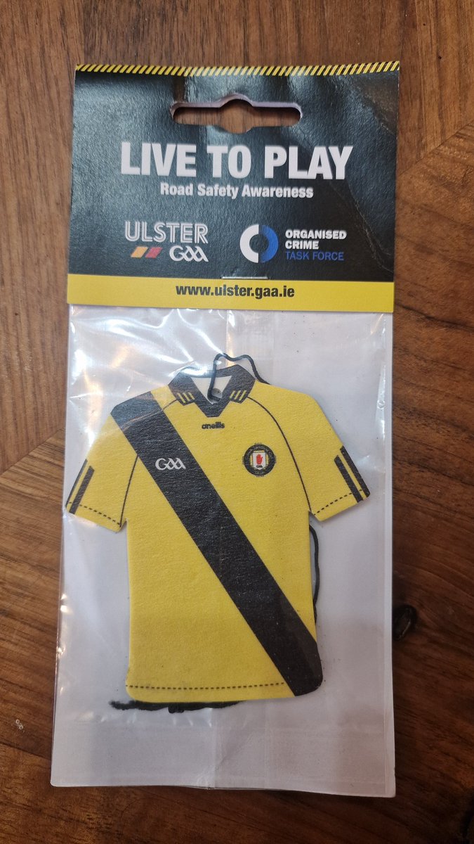 CaoimheAnne25's tweet photo. Got these at the Armagh v Fermanagh game today. We lost daddy in a RTA, so as someone who knows that dreadful knock on the door all too well, this is a great initiative. Too many lives have been lost on our roads. Fair play @UlsterGAA 👏 #livetoplay #RoadSafetyAwareness https://t.co/m07Kd9q9de