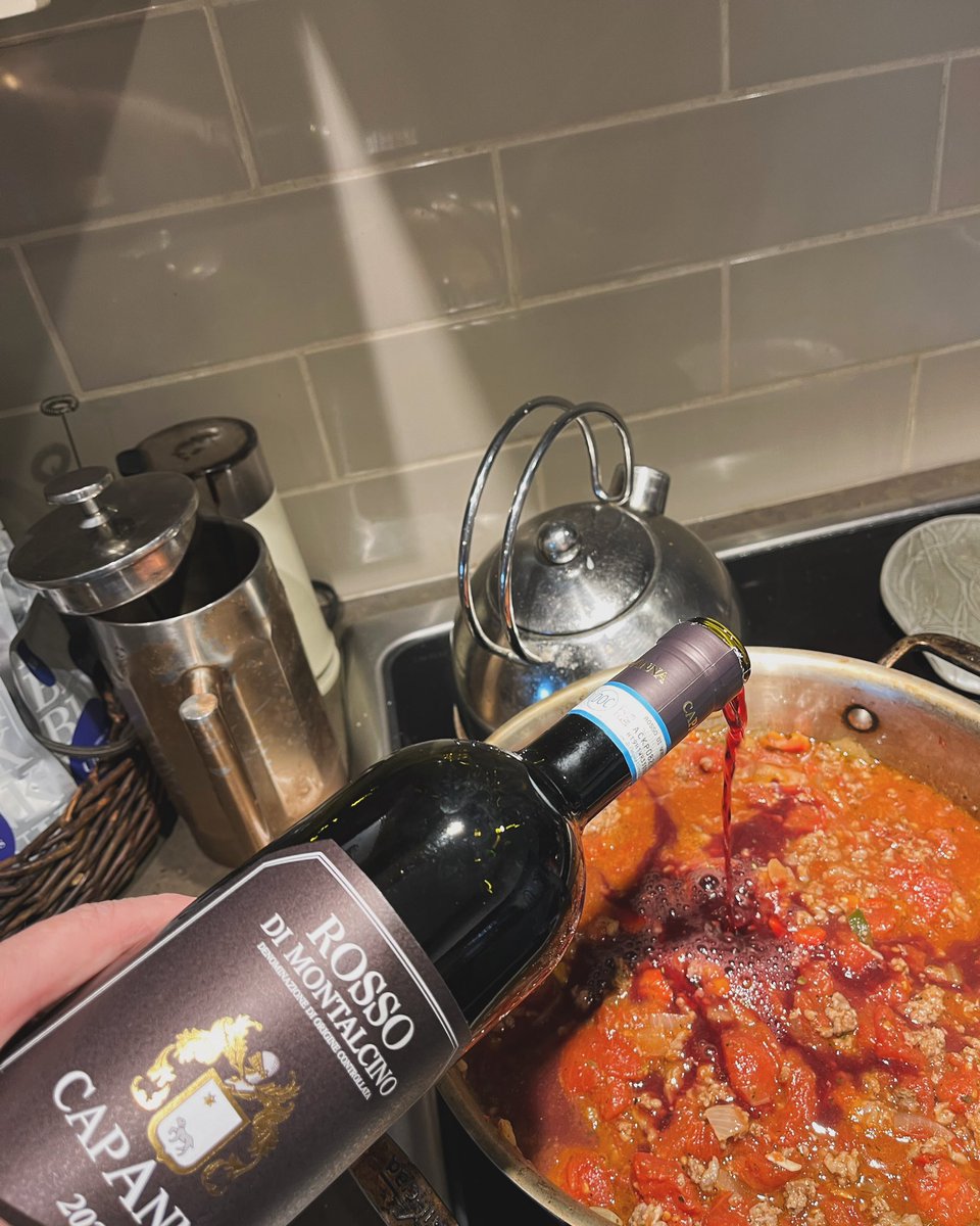 #cook with what you want to drink! This lovely #tuscan #rosso has body and acidity that adds more than just flavour to a #Sunday tomato sauce. @JohnMFodera have you visited #Capanna? @HighStreetYEG @shop124street