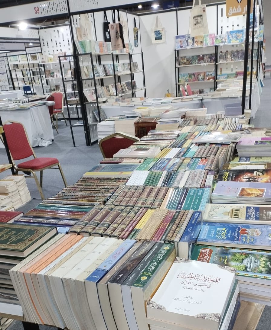 دارالنوادر 
ترحب بكم في معرض الكتاب الدولي المقام حاليًا في دولة الكويت ، برعاية جمعية الإصلاح الاجتماعي 
رقم الجناح 74 قاعة A4
عروضات خاصة جدًا للكثير من الكتب الجديدة والتي تدخل لأول مرة للكويت 
الكتيب  نصف دينار 
الغلاف العادي ١ دينار 
الغلاف الكبير  ٢ دينار
المجلد  ٣ دينار