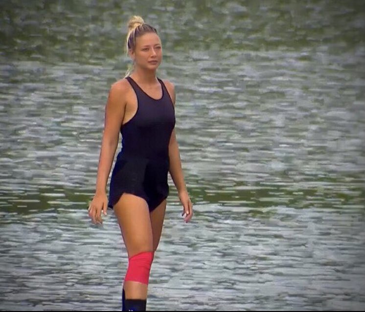 catlest_'s tweet image. 3/3 kralice 💘