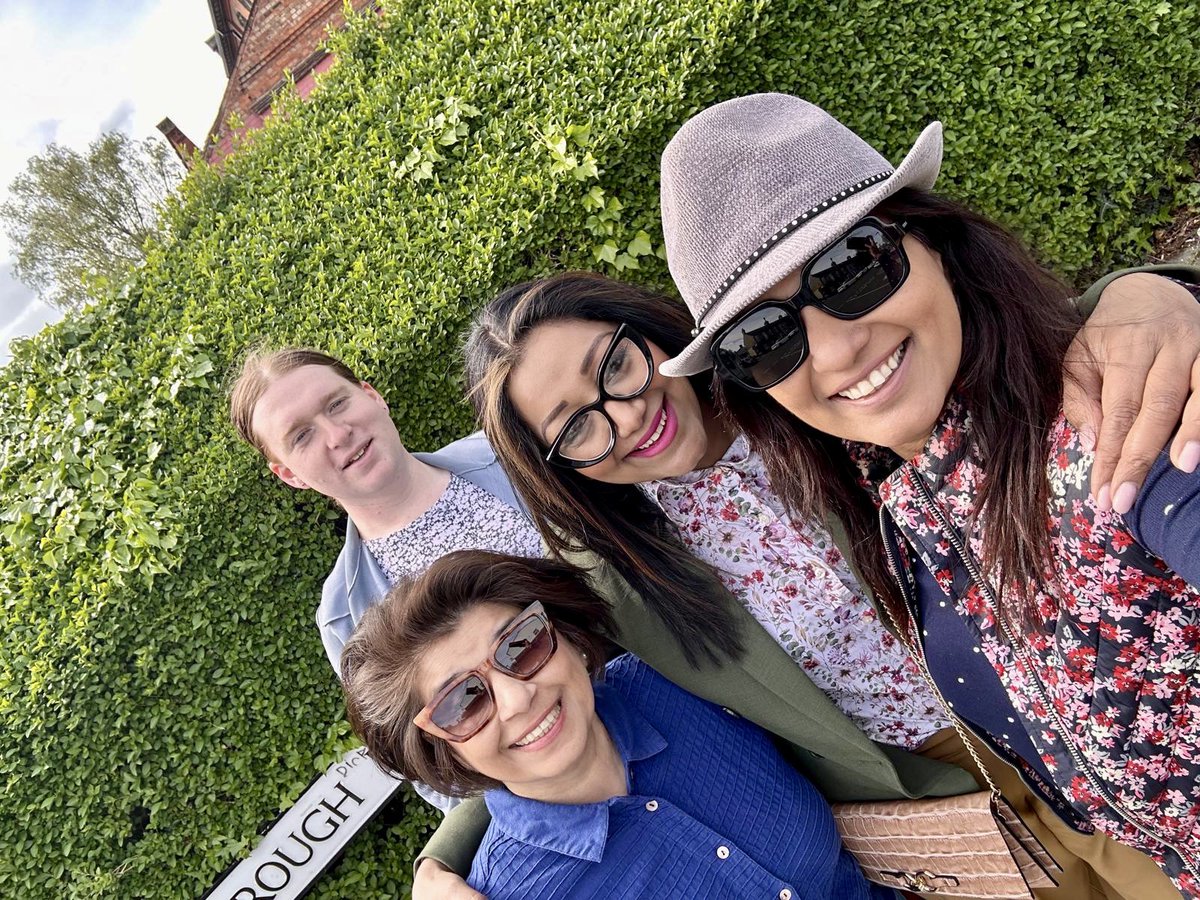 Beautiful☀️ afternoon to be out with fellow @Conservatives from @CFoSB_ @cfosl @ConservativeFOP @ahmereenreza @MikeSeamarks 😃 for @pinder_chauhan in Bedford and Kempston. Former 🔴 will be going 🔵 this time after seven years of having a Labour MP. #WorksForUs #ToryDoorstep…