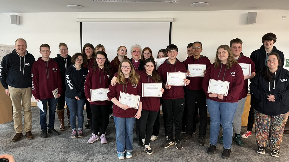 Great final celebration with this year’s Growing Young Leaders with @Bishopofjarrow joined by families, friends, church and community leaders. Wonderful group of young people from across @DioceseofDurham