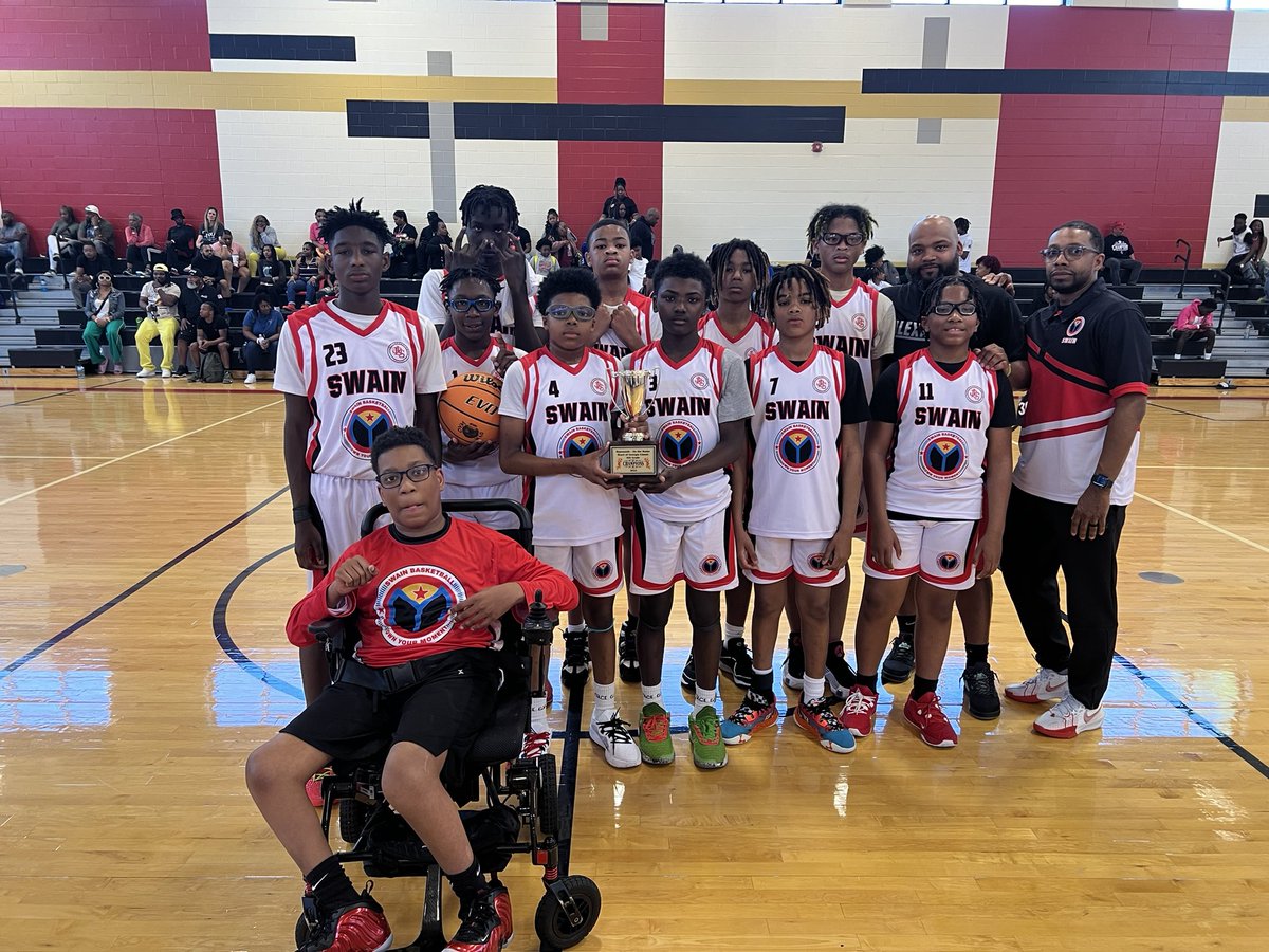 🏆 12u 𝗛𝗲𝗮𝗿𝘁 𝗼𝗳 𝗚𝗮 𝗖𝗹𝗮𝘀𝘀𝗶𝗰 𝗖𝗵𝗮𝗺𝗽𝘀 @HypesouthMedia + @OntheRadarHoops SWAIN BASKETBALL OYM HAPEVILLE MVP: Chauncey Young 15 pts 14 rbs Full postgame analysis coming at hypesouth.com and ontheradarhoops.com next week. Stay tuned!