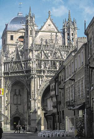 9eme match groupe 2 : - Eglise des Templiers LUZ SAINT SAUVEUR (65) face à - Basilique Notre Dame ALENÇON (61) Photos dans l'ordre cité Les votes ci-dessous #concourseglise