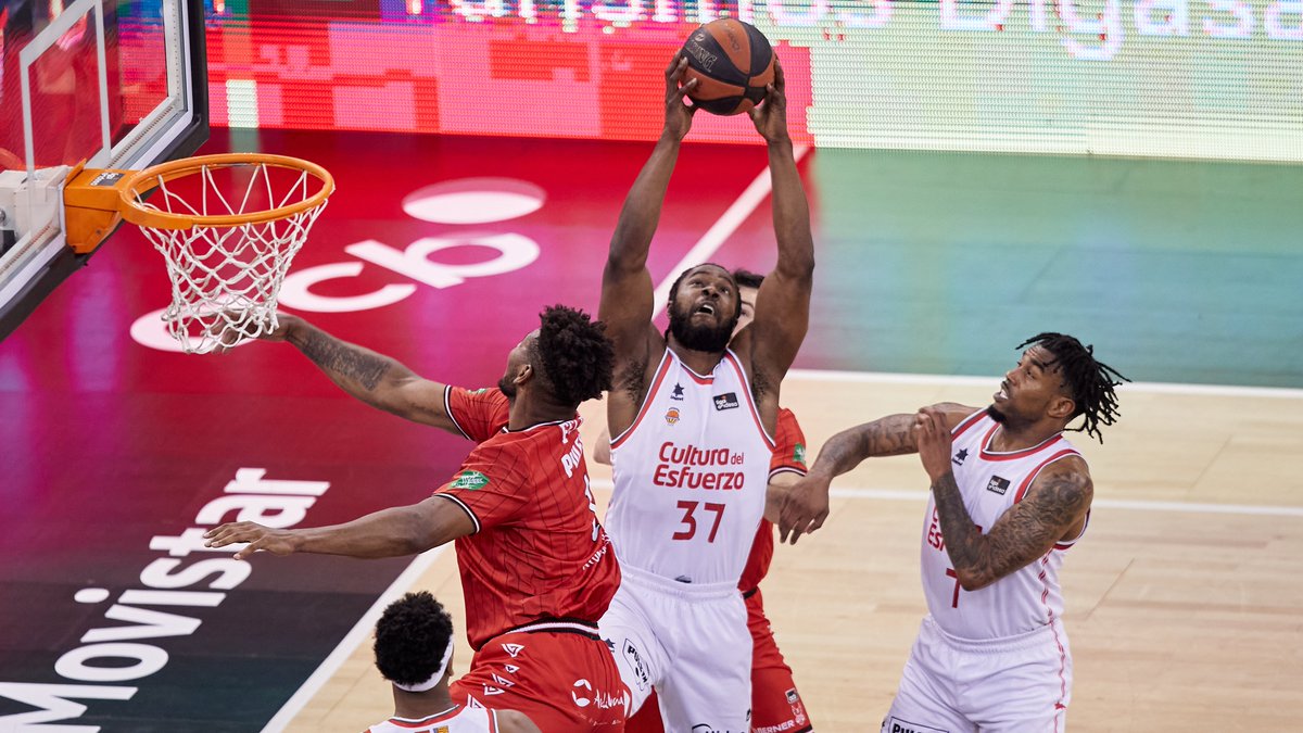 📰 Crónica 🏆 J29 #LigaEndesa @FundacionCBG 81 🆚 @valenciabasket 88 🤝 @quironsalud Cas 👉 Buena segunda mitad taronja para sumar en la pista de Covirán Granada acortar.link/oINYLa Val 👉 Bona segona meitat taronja per a sumar en la pista de Covirán Granada…