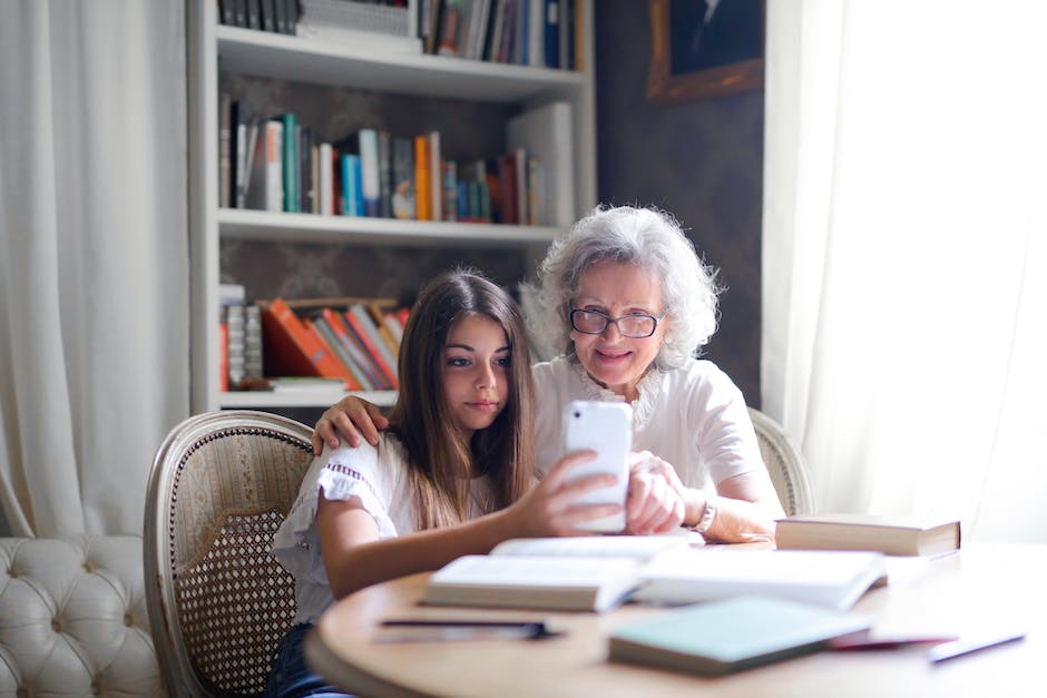 A grandparent scam is a type of confidence scheme where criminals pose as a relative—usually a child or grandchild—claiming to be in immediate financial need. Learn more about how this #scam plays out and how you can protect your loved ones: ow.ly/27M850RbPyH