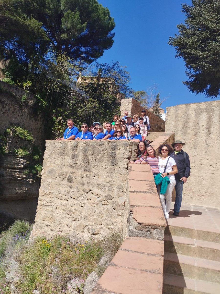asdeaakela's tweet photo. Y como en todo, llegó la despedida, nunca triste, siempre agradecida a quien hizo posible estos días de conversaciones, esfuerzos,risas,ideas,quizás nuevos proyectos y amistad. Siempre en el Norte de la brújula de nuestras actividades: la Amistad que nunca dice adiós.
Buena Caza https://t.co/AFMgOkQJ3K