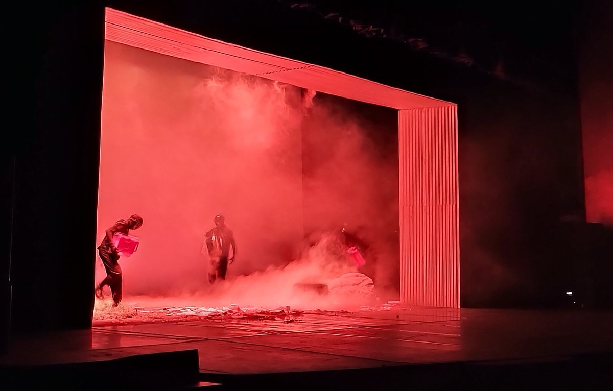 “Entre la tortura y el amor. Crueldad y redención en “Cleansed”.

escandala.com/entre-la-tortu…

#Cleansed #Teatro 
🧵1/7