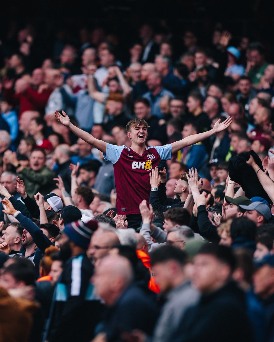 AVFCOfficial's tweet photo. That away end was SPECIAL.

Your support was incredible, Villans. Thank you for helping us to get over the line. 💜